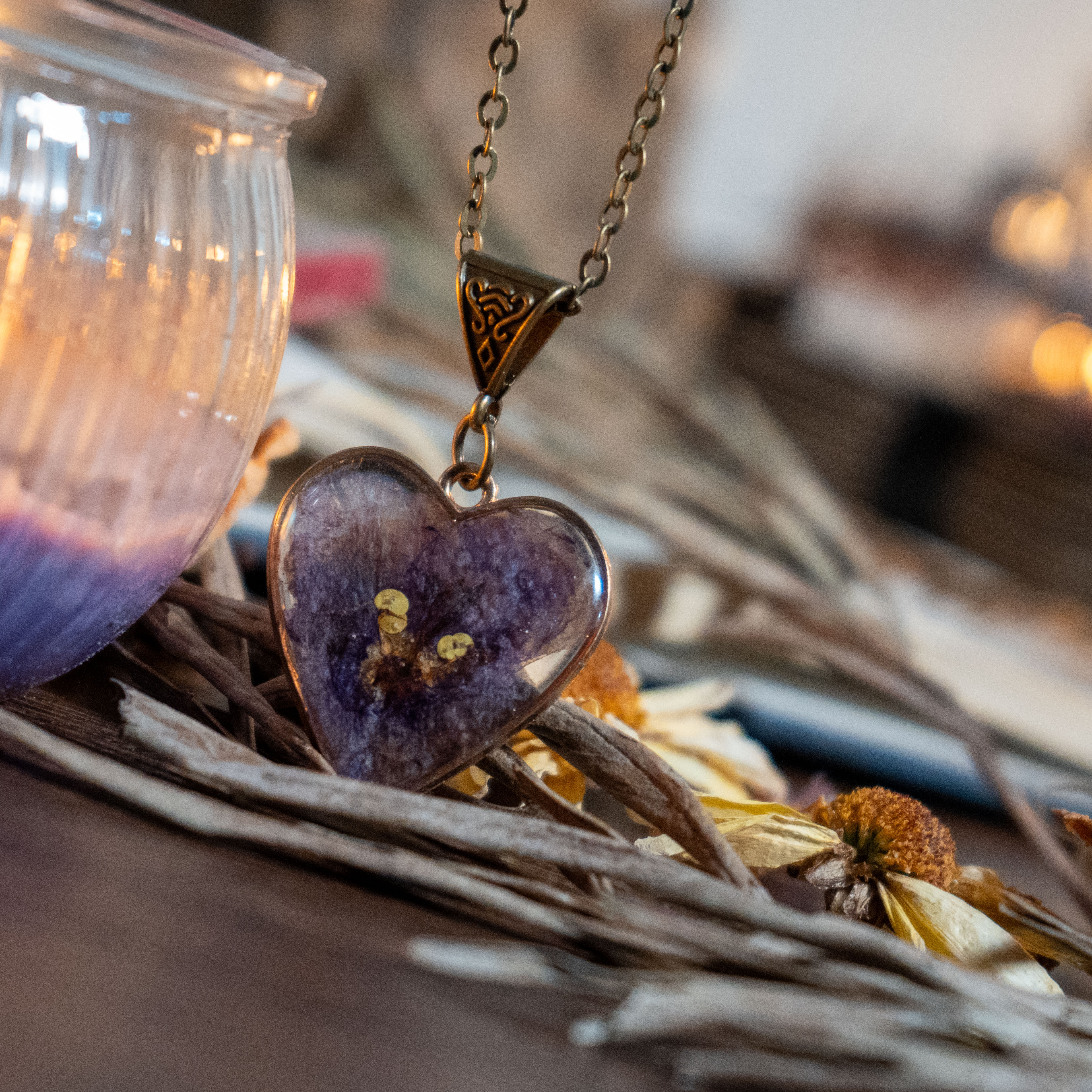 Corazón de violeta oculta